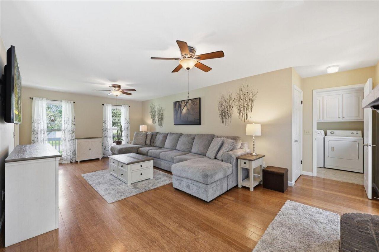 403 Chessington Circle Photo 14