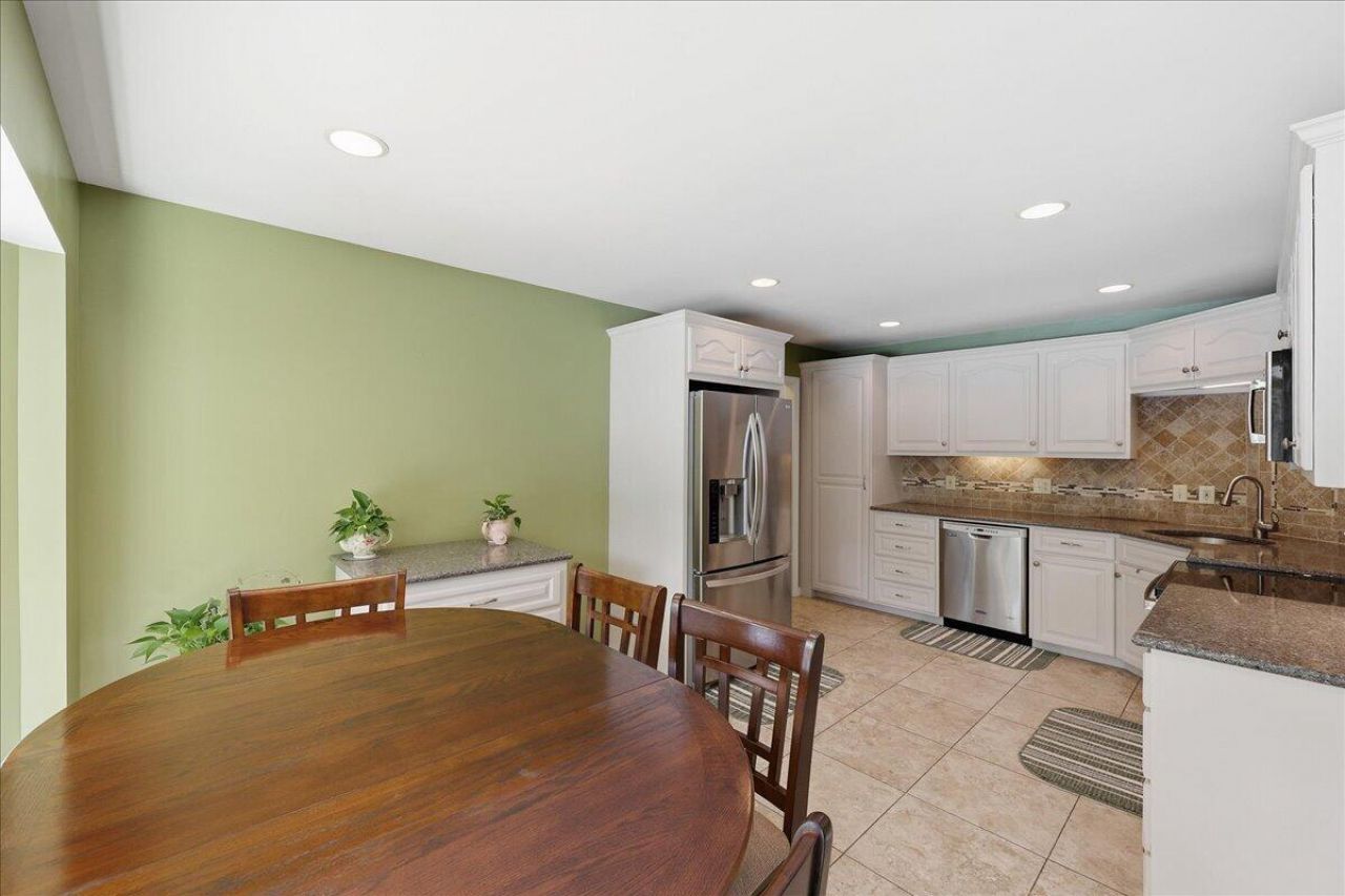 403 Chessington Circle Photo 16