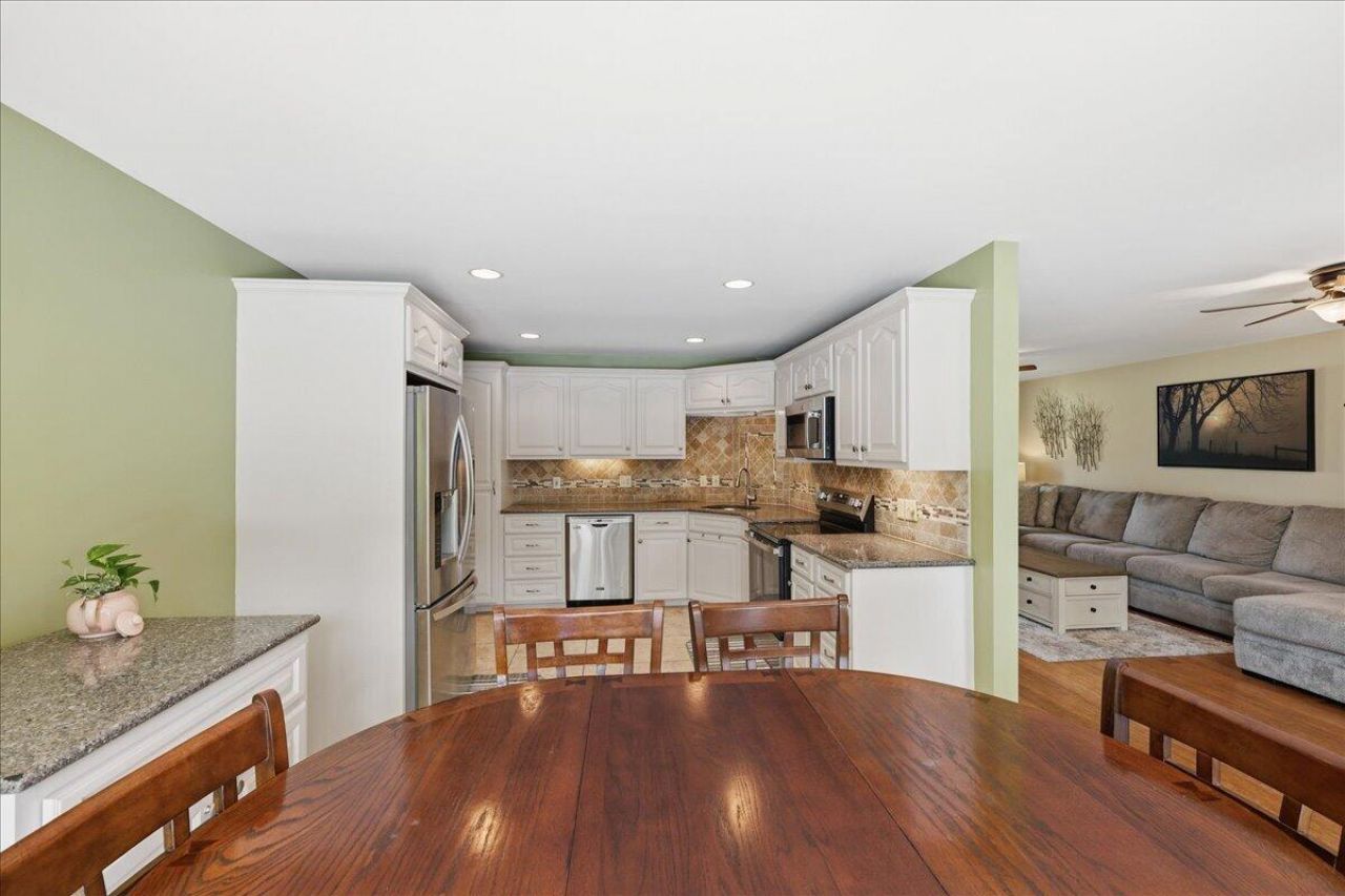 403 Chessington Circle Photo 17
