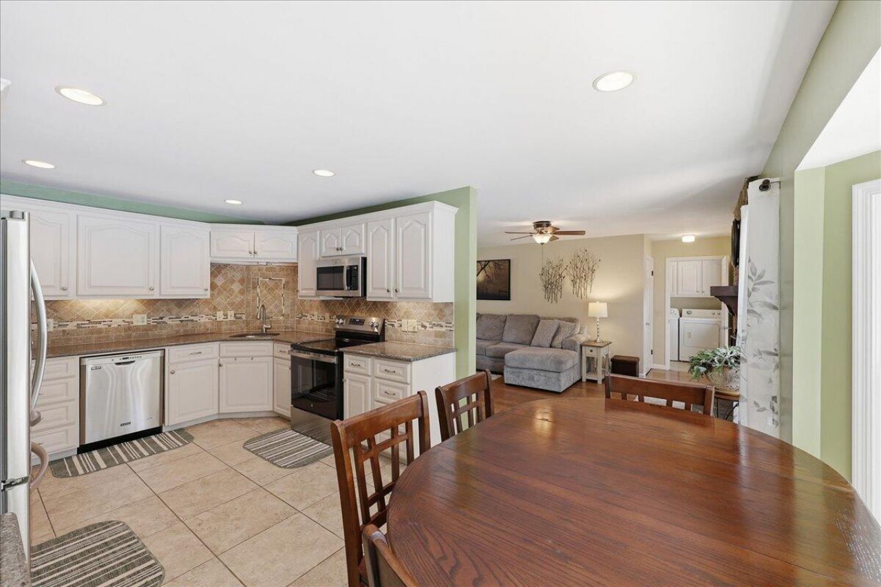 403 Chessington Circle Photo 18