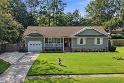 403 Chessington Circle photo 4