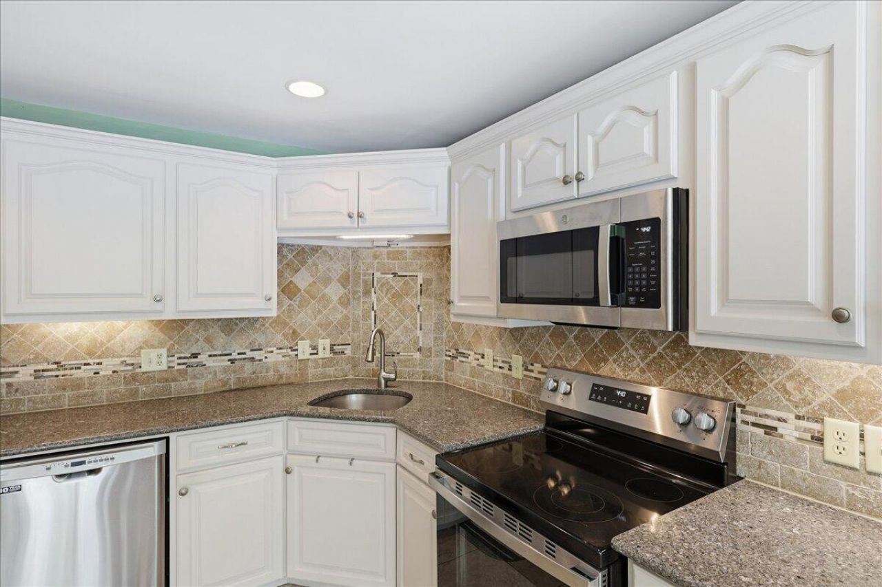 403 Chessington Circle Photo 21
