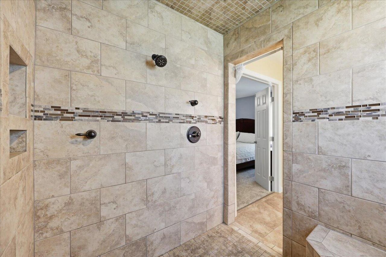403 Chessington Circle Photo 29