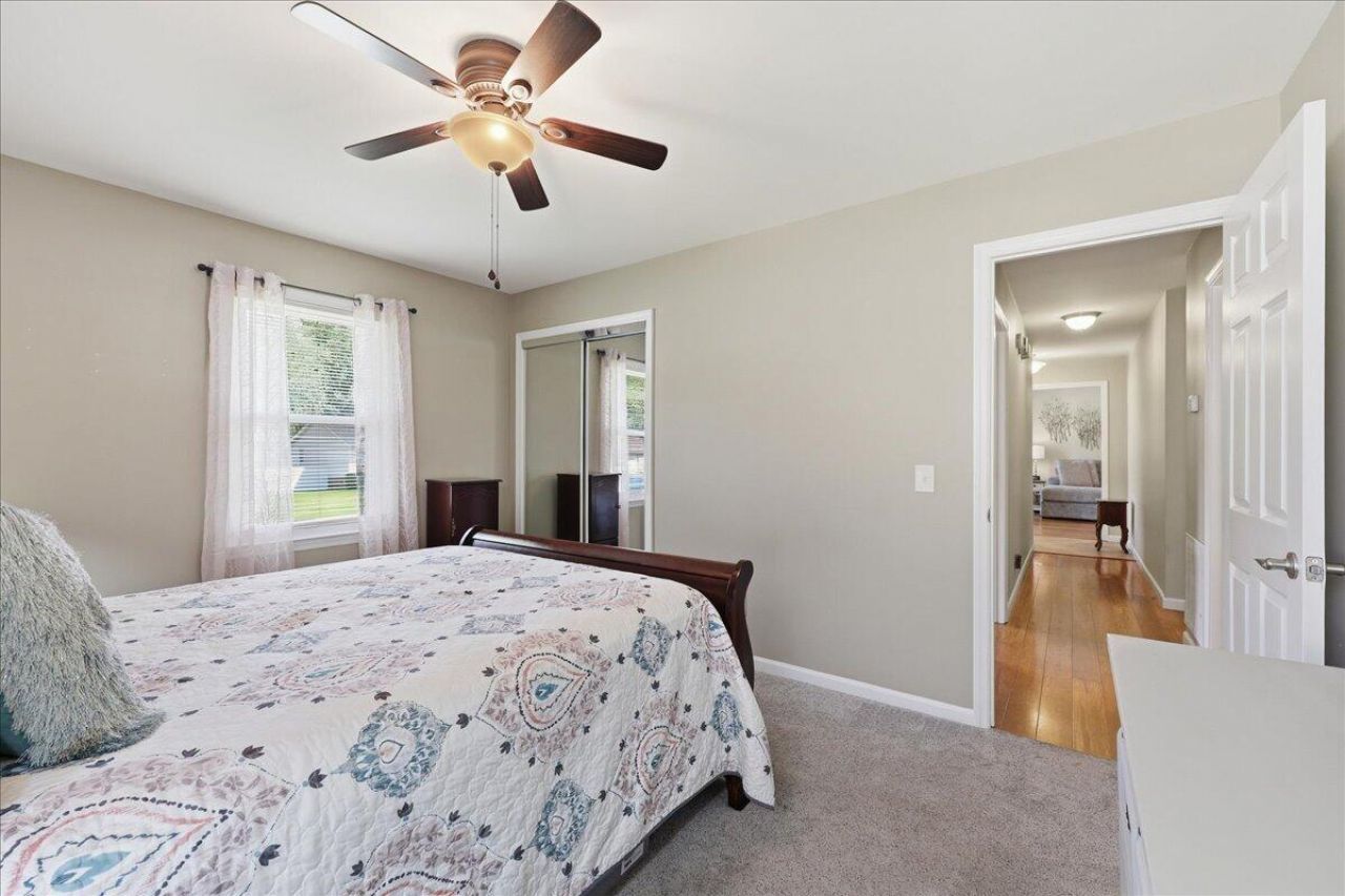 403 Chessington Circle Photo 31