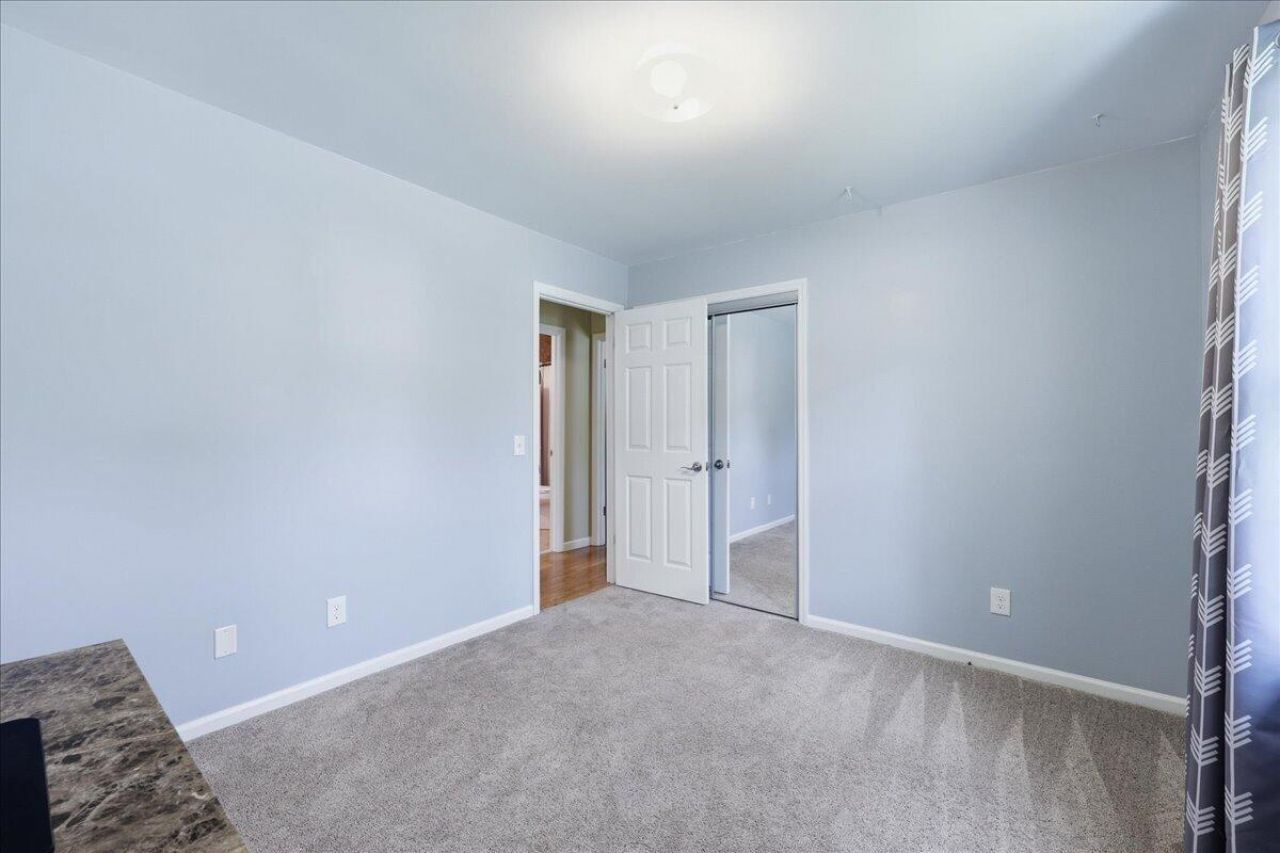 403 Chessington Circle Photo 35
