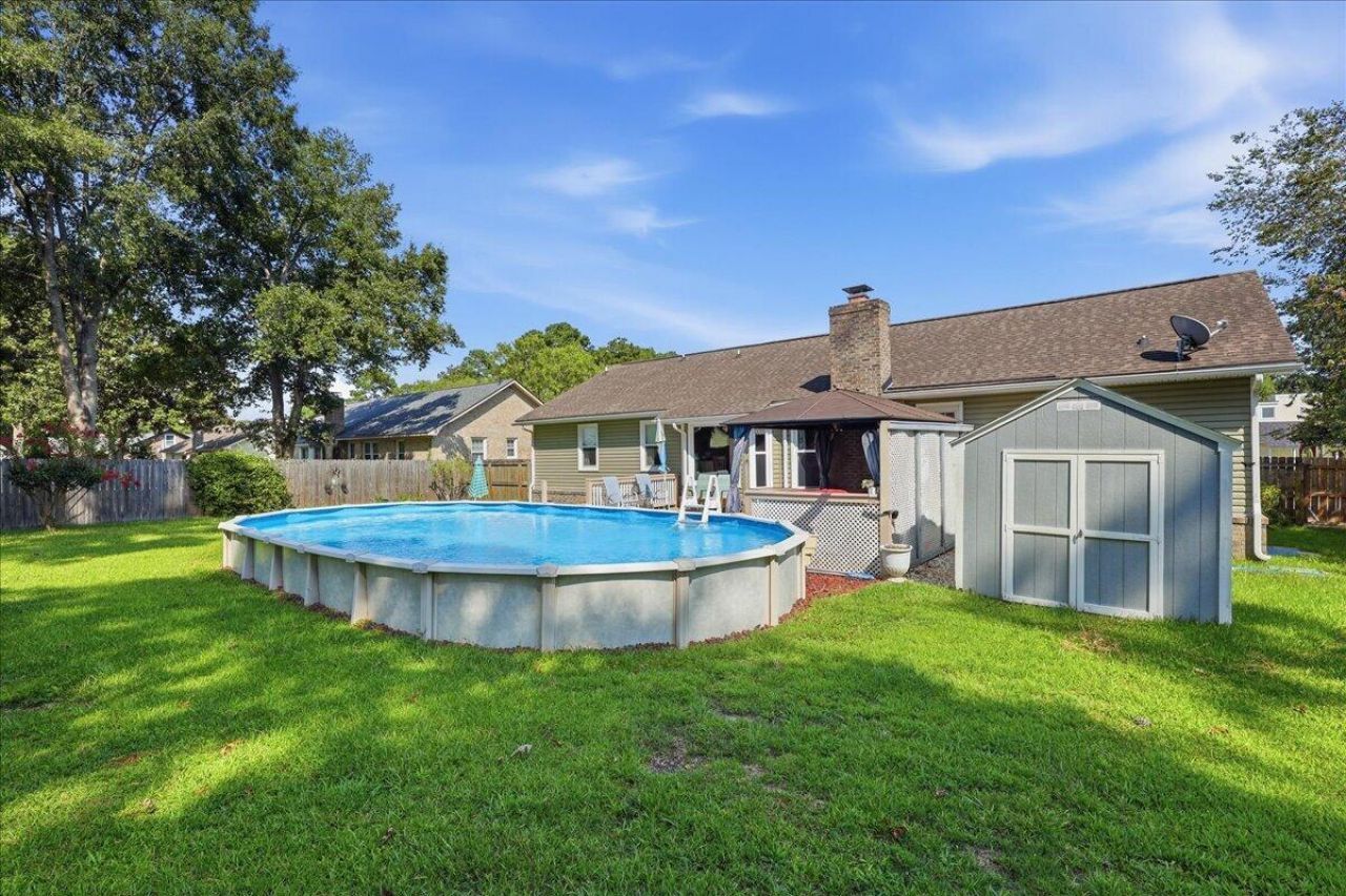 403 Chessington Circle Photo 44