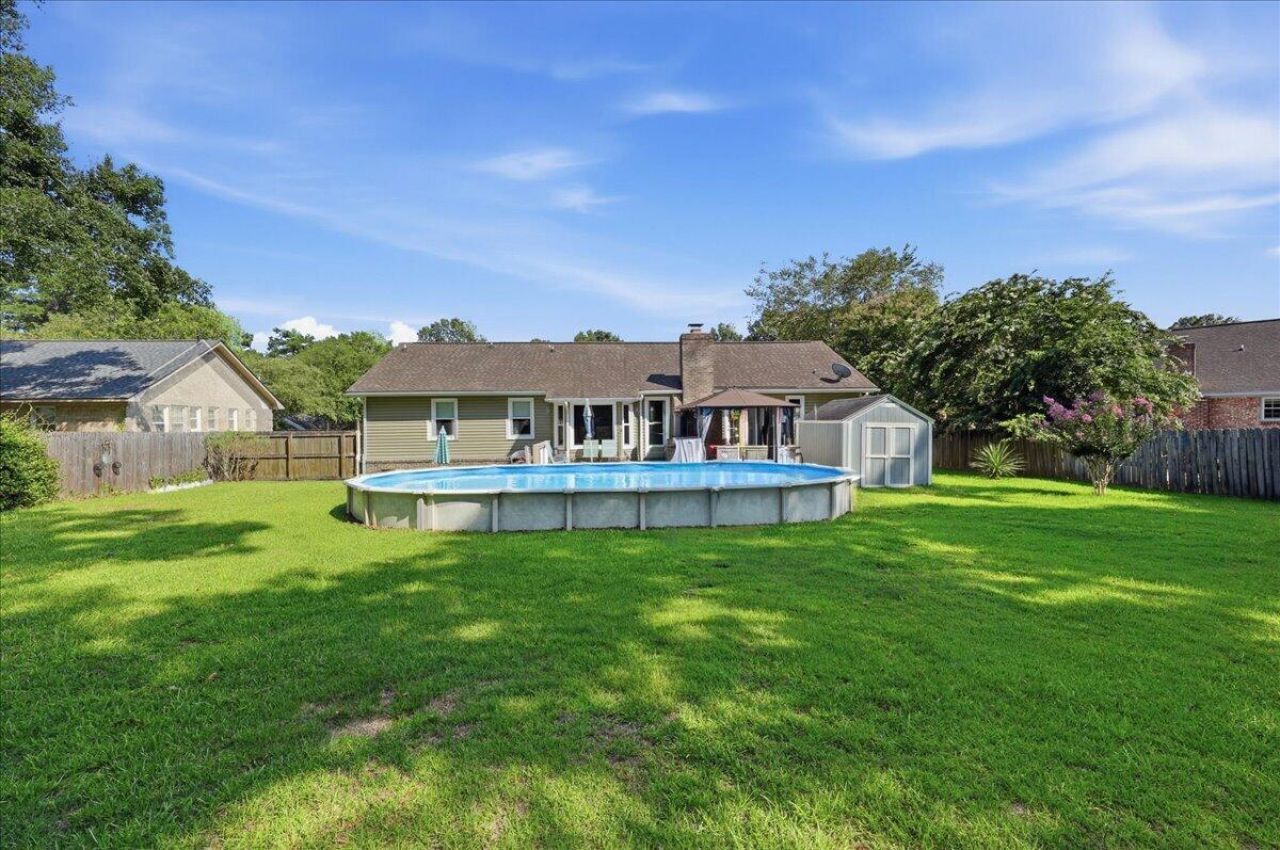 403 Chessington Circle Photo 45