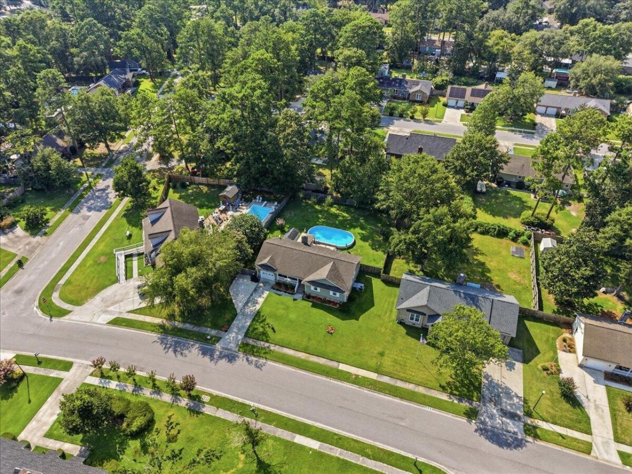 403 Chessington Circle Photo 46
