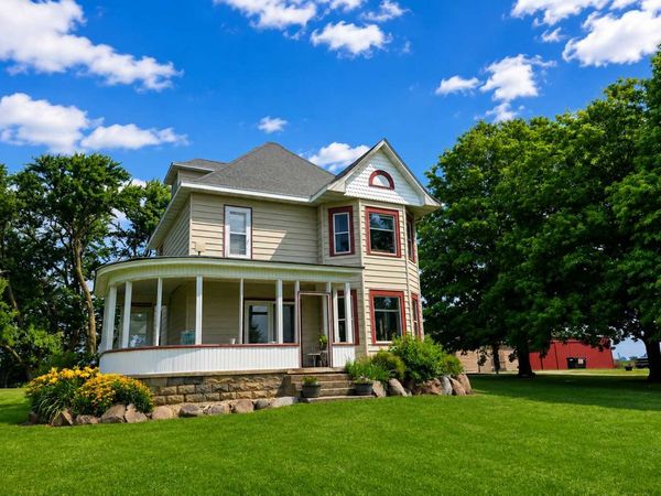 6321 County 11 Boulevard, Kenyon, MN 55946