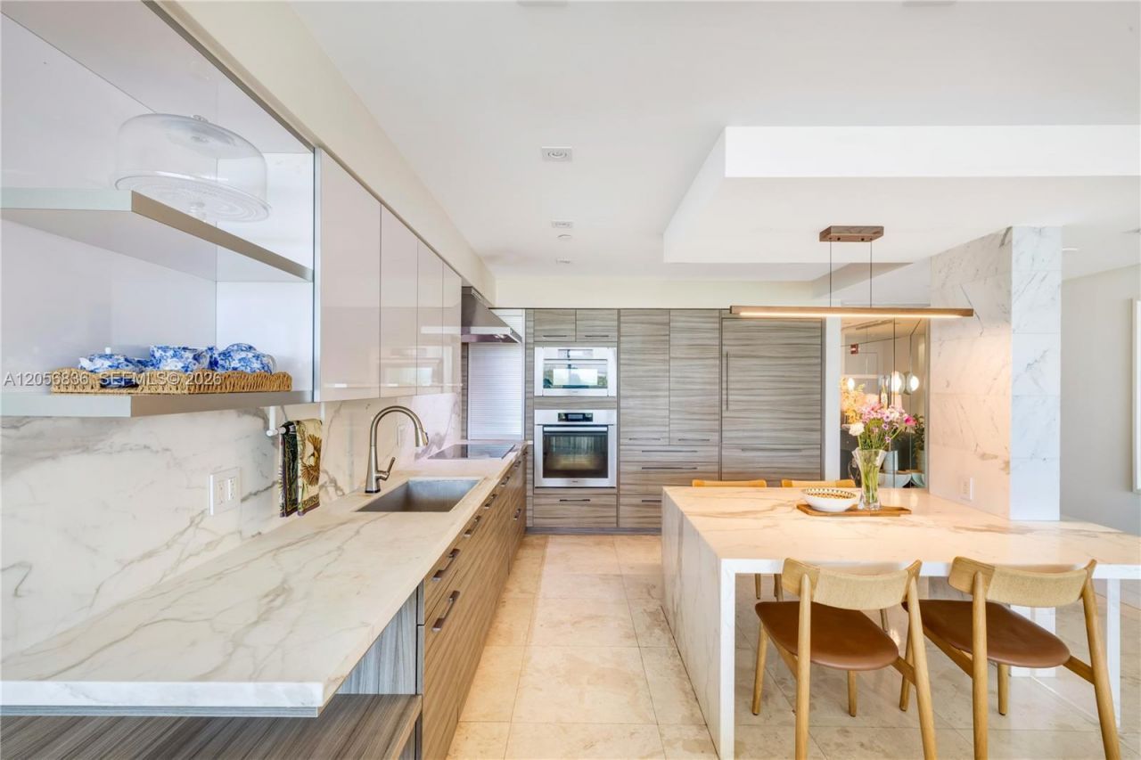1455 Ocean Dr , Unit 703, Miami Beach, FL 33139 Photo