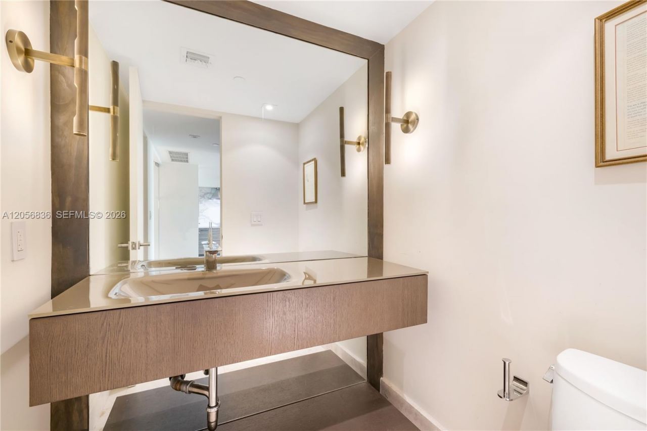 1455 Ocean Dr , Unit 703, Miami Beach, FL 33139 Photo