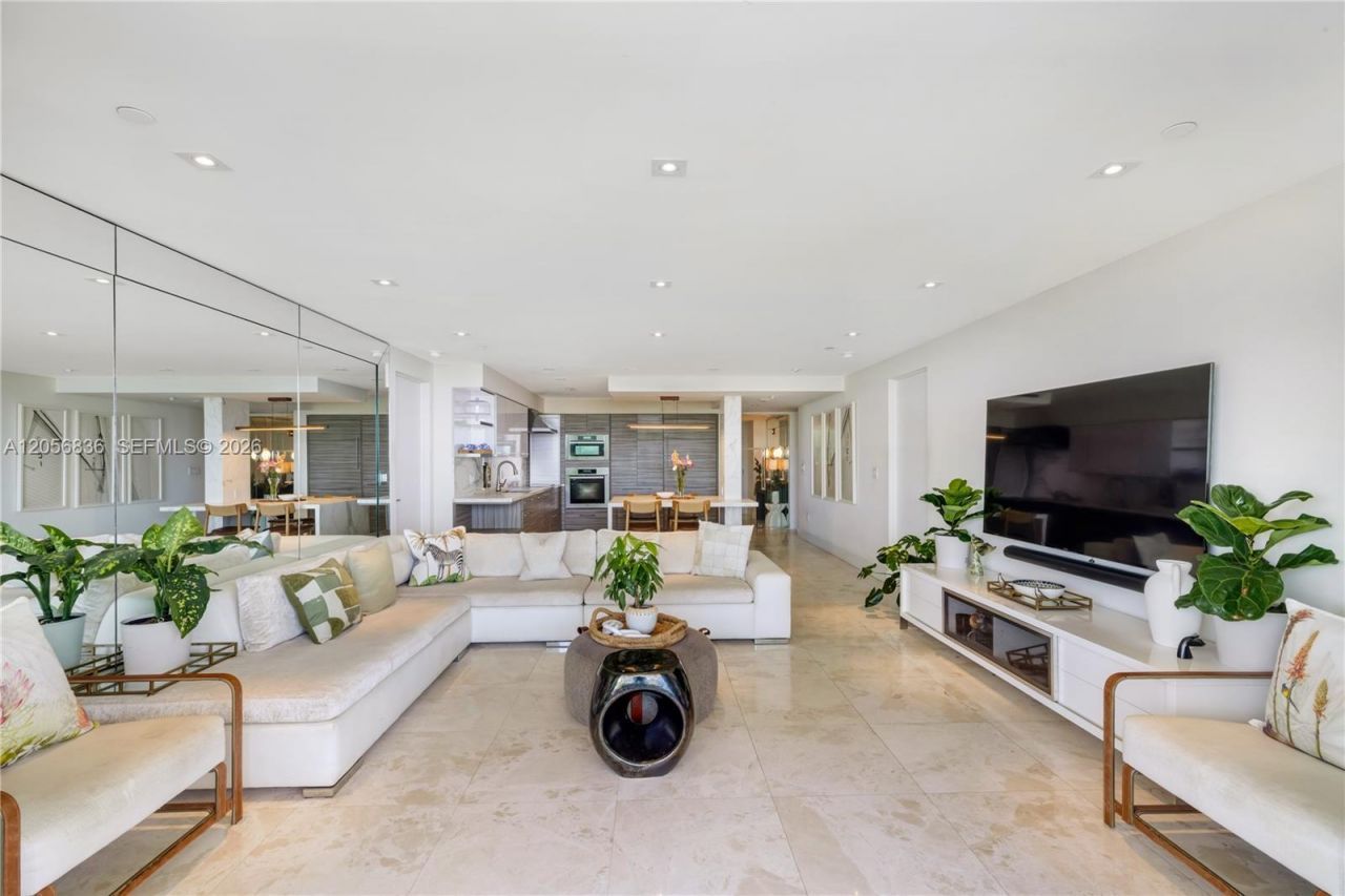 1455 Ocean Dr , Unit 703, Miami Beach, FL 33139 Photo