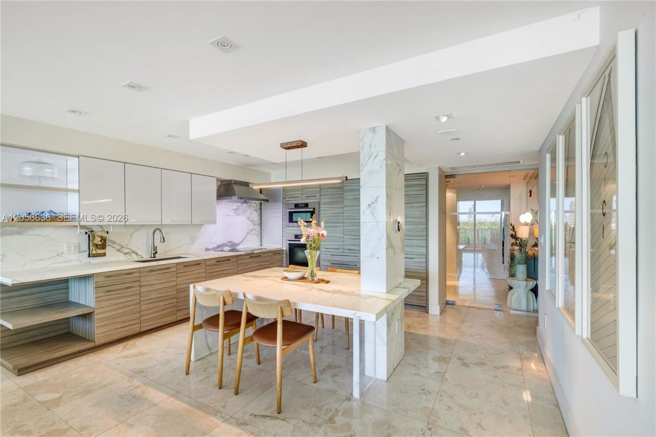 1455 Ocean Dr , Unit 703, Miami Beach, FL 33139 Photo