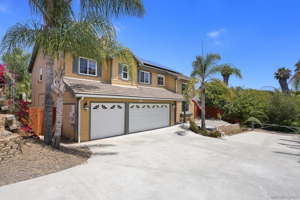 1747 Wildflower , Vista, CA 92083 Main Photo
