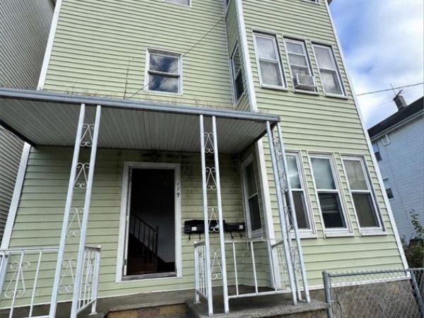 119 Robeson St, Unit 2, Fall River, MA 02720