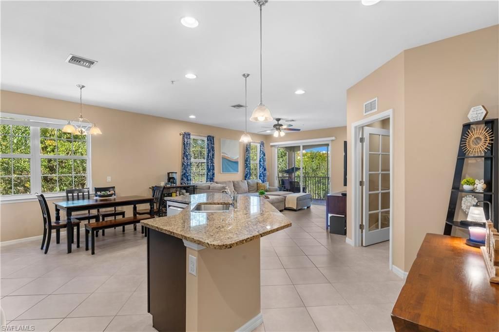 5790 Harbour Club Rd , Unit 201, Fort Myers, FL 33919 Photo