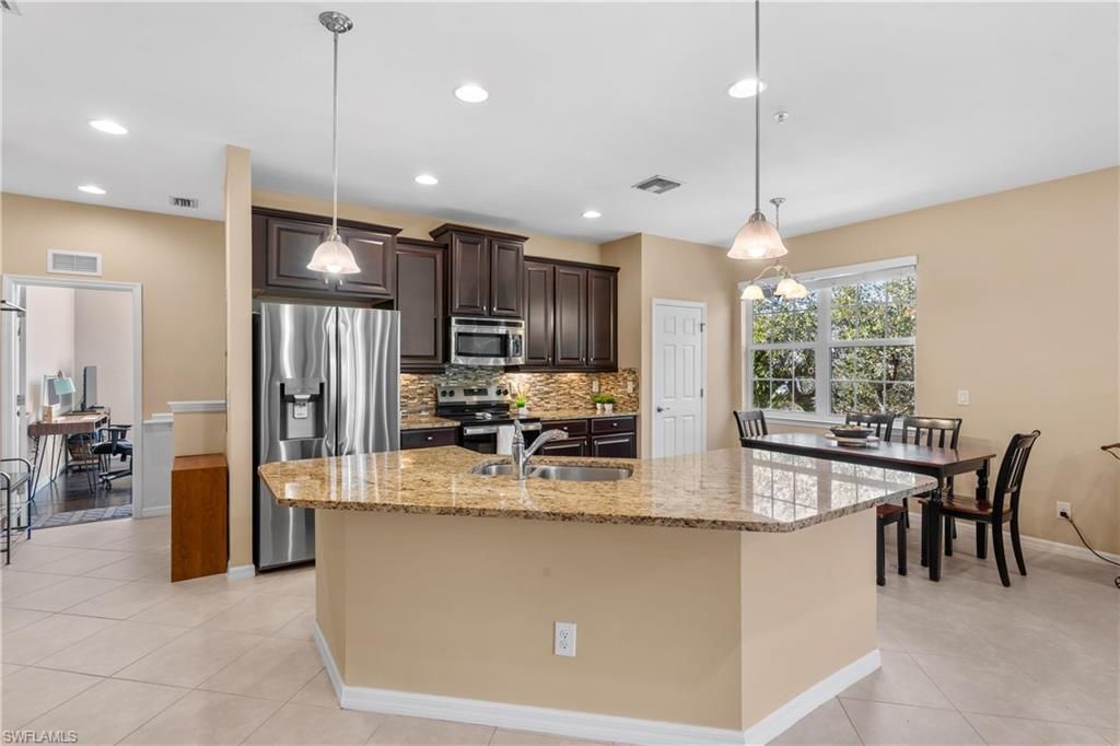 5790 Harbour Club Rd , Unit 201, Fort Myers, FL 33919 Photo