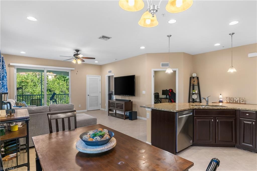 5790 Harbour Club Rd , Unit 201, Fort Myers, FL 33919 Photo