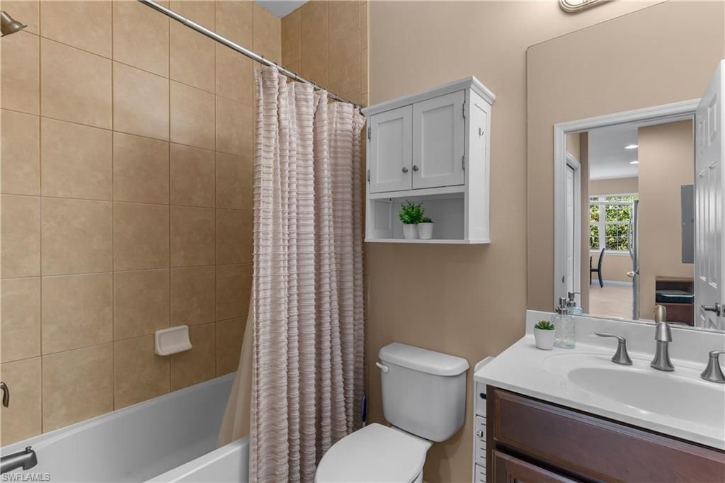 5790 Harbour Club Rd , Unit 201, Fort Myers, FL 33919 Photo