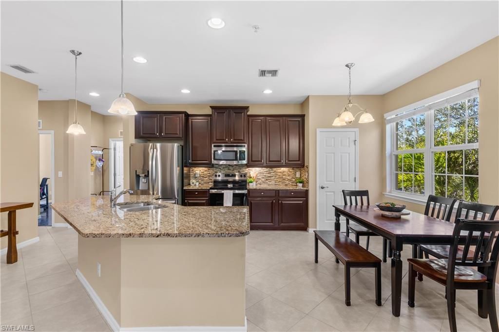 5790 Harbour Club Rd , Unit 201, Fort Myers, FL 33919 Photo