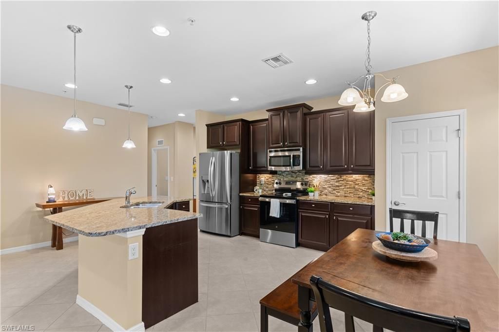 5790 Harbour Club Rd , Unit 201, Fort Myers, FL 33919 Photo