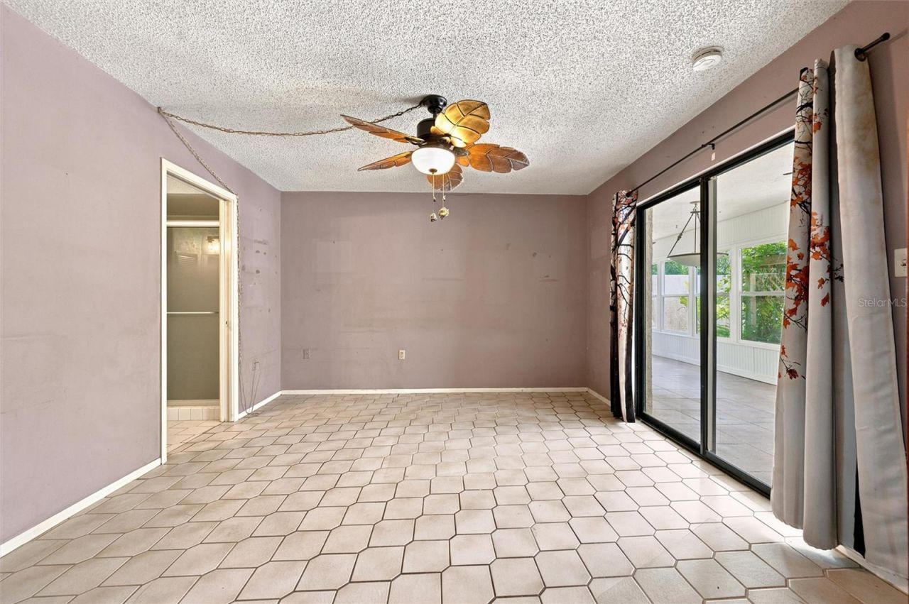 240 Sherwood Drive , Bradenton, FL 34210 Photo