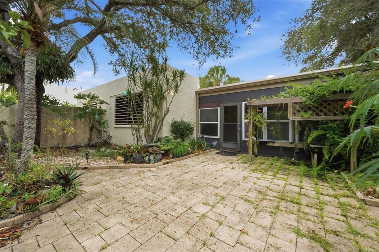 240 Sherwood Drive , Bradenton, FL 34210 Photo