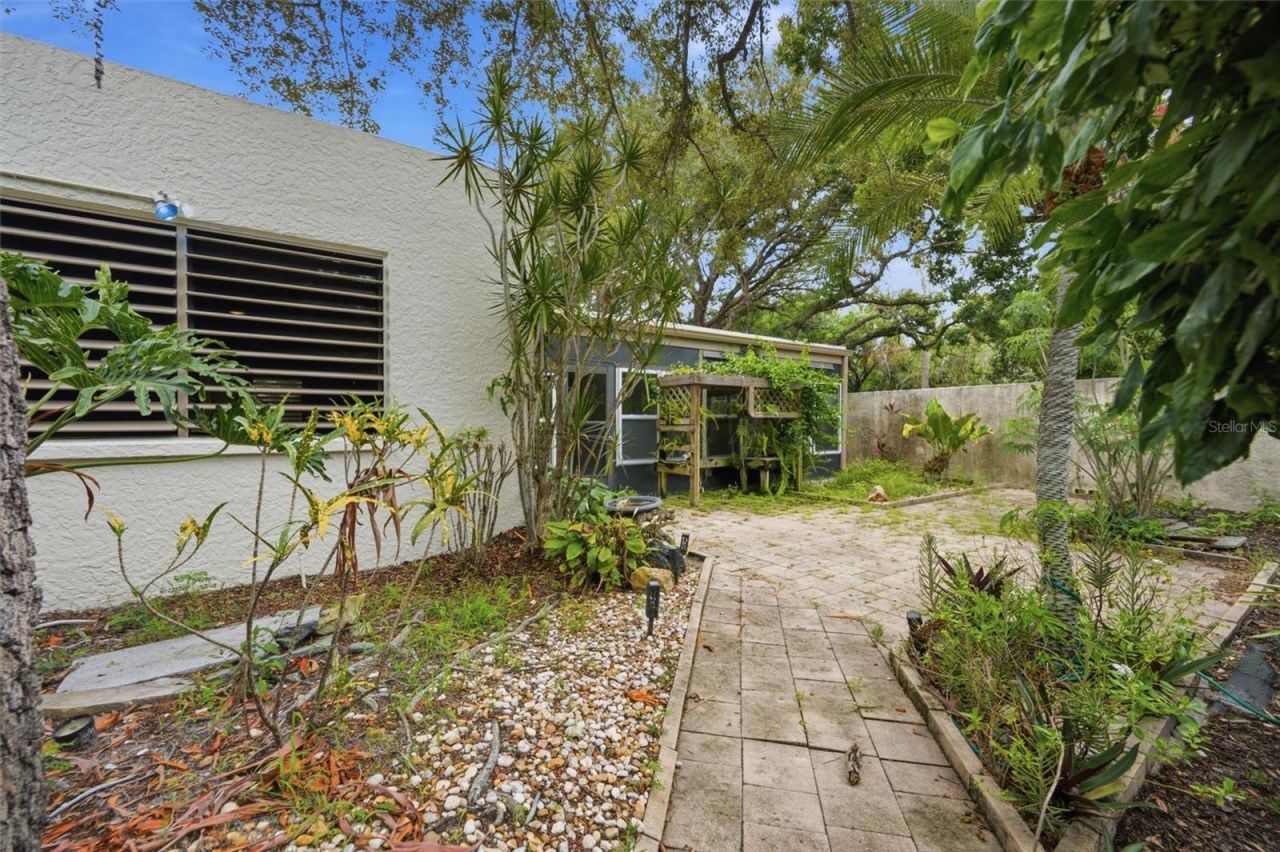 240 Sherwood Drive , Bradenton, FL 34210 Photo