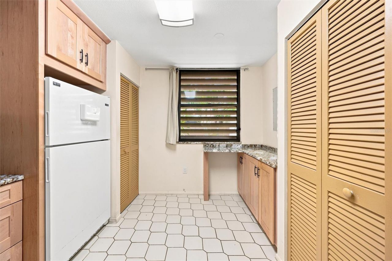 240 Sherwood Drive , Bradenton, FL 34210 Photo