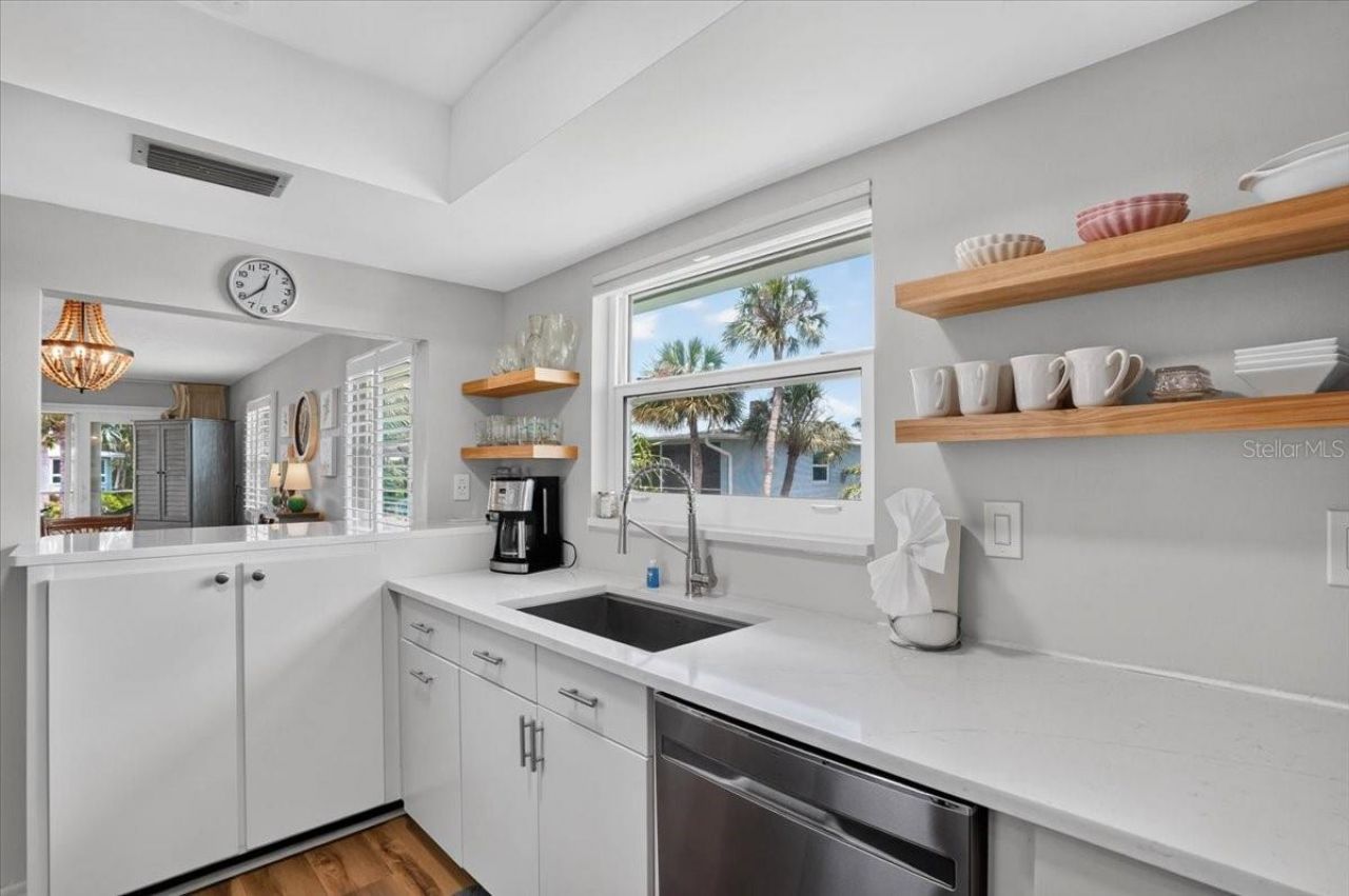 600 Manatee Avenue, Unit 230, Holmes Beach, FL 34217 Photo