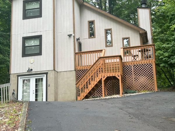44 Northgate Court S, Lake Ariel, PA 18436