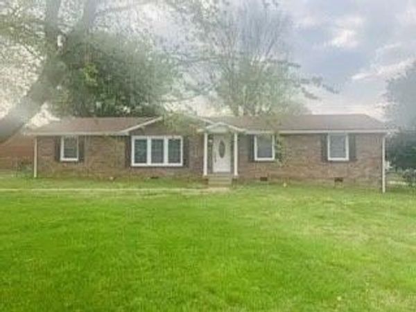 300 Copeland Rd, Clarksville, TN 37042