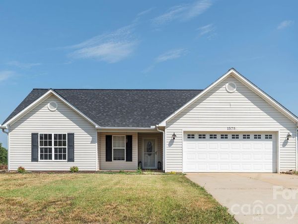 1575 Windy Holly Lane , Newton, NC 28658