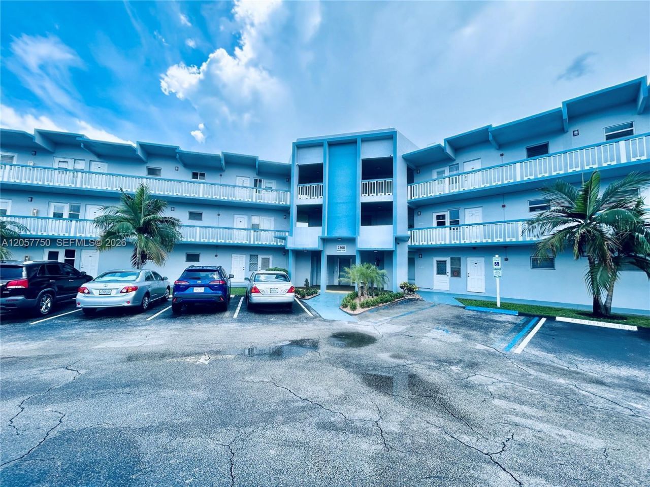 2300 Park Ln, Unit 201, Hollywood, FL 33021 Photo