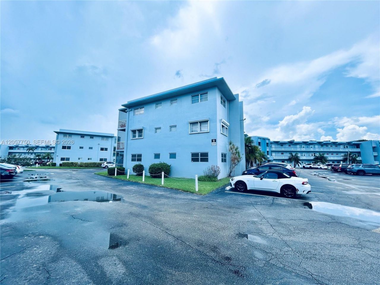 2300 Park Ln, Unit 201, Hollywood, FL 33021 Photo