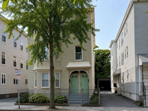 379 Cardinal Mederios Ave, Unit 2, Cambridge, MA 02141