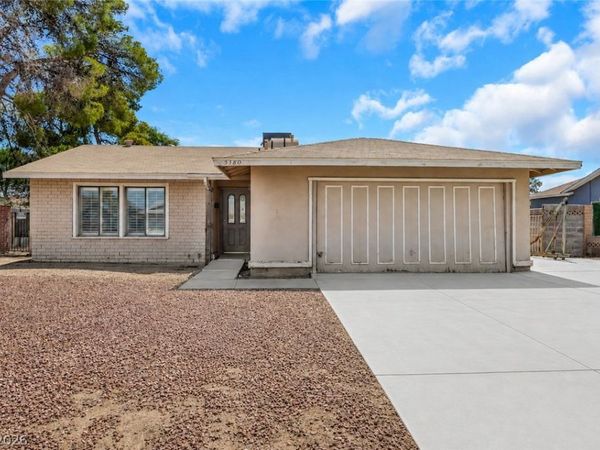 5380 Stirrup Street , Las Vegas, NV 89119