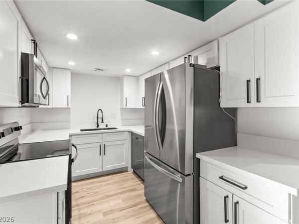 2431 Old Forge Lane , Unit 104, Las Vegas, NV 89121