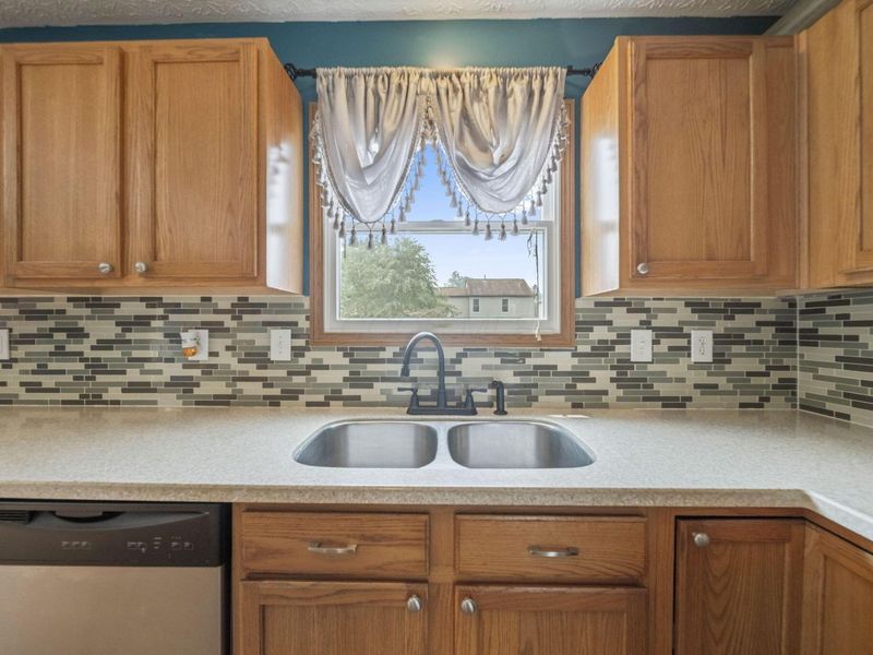 8579 Abilene Drive, Blacklick, OH 43004 Photo 8