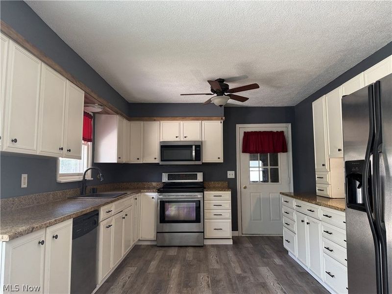 3337 Northern Street NE, Canton, OH 44721 Photo 2
