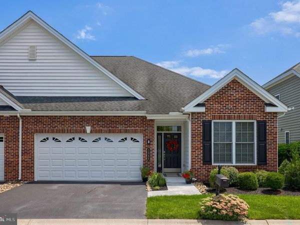 1068 CONSTITUTION DRIVE, LITITZ, PA 17543