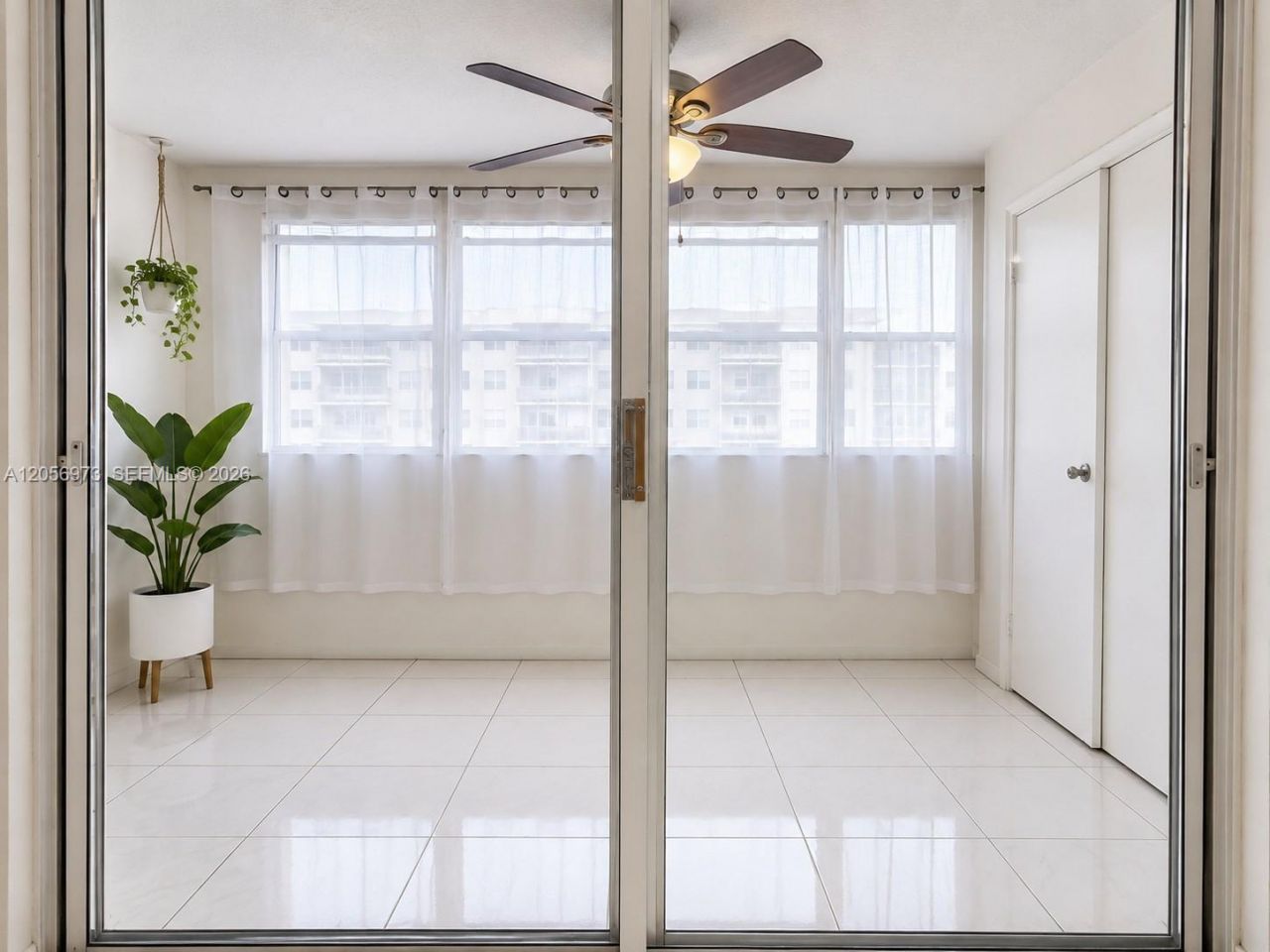 301 NE 14th Ave , Unit 507, Hallandale Beach, FL 33009 Photo