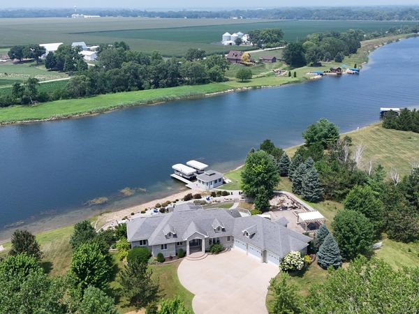 8726 E Goodfarm Road, Gardner, IL 60424