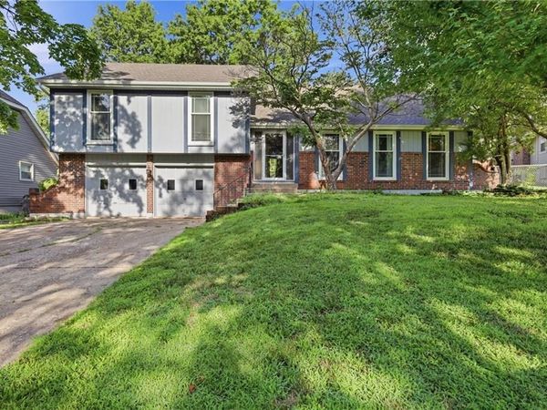 1605 SW 21ST Street, Blue Springs, MO 64015