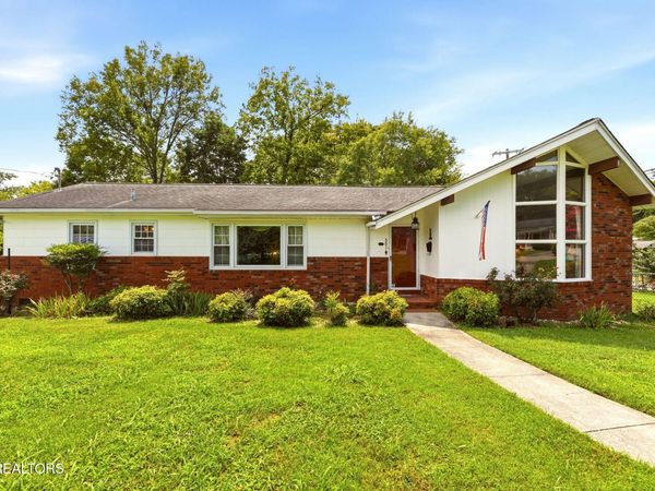 301 Cross St, Clinton, TN 37716