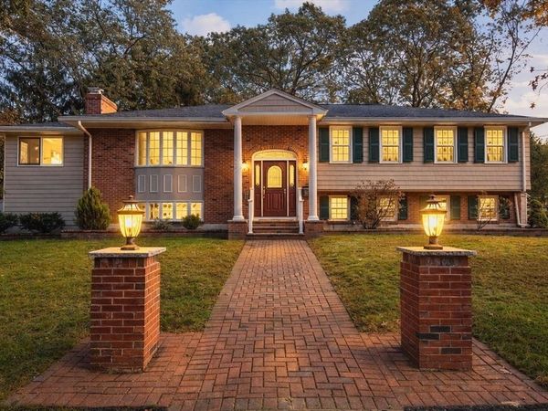 8 Phinney Rd, Lexington, MA 02421
