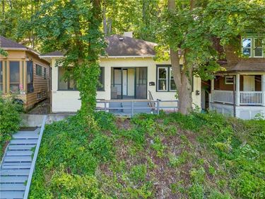 855 Lancaster Avenue , Syracuse, NY 13210