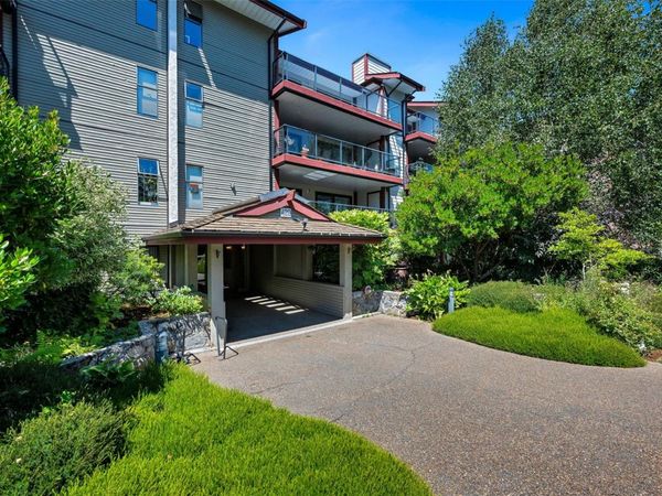 420 Parry St, Unit #204, Victoria, BC V8V 2H7