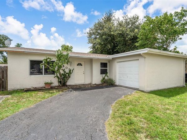 405 SW 77TH AVENUE , NORTH LAUDERDALE, FL 33068