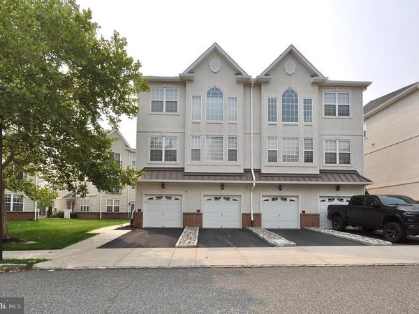 3201 CAPRI DRIVE, PHILADELPHIA, PA 19145
